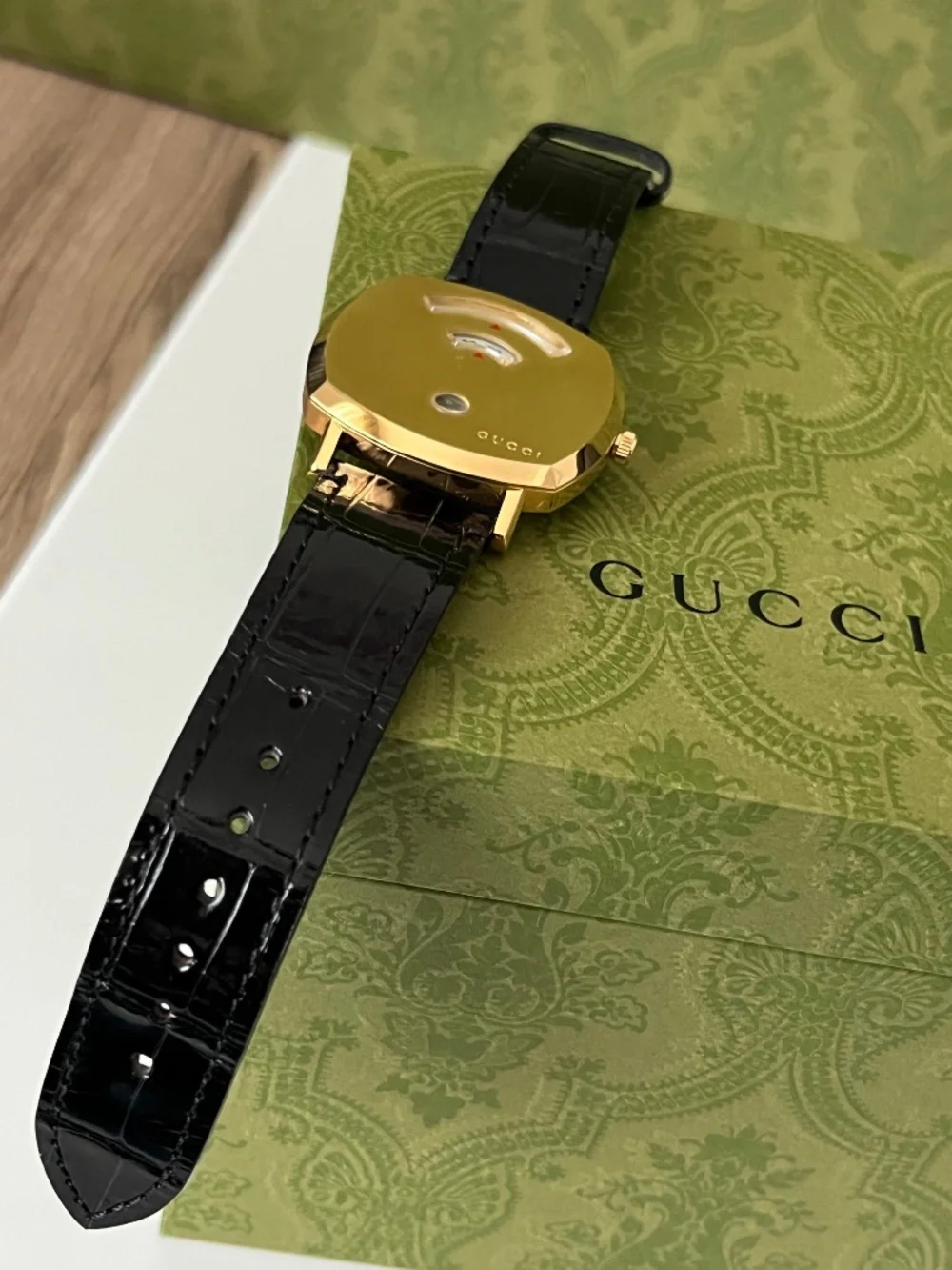 Gucci Grip YA157446 Yellow Gold PVD case 3 Window Stainless Steel Alligator Blac